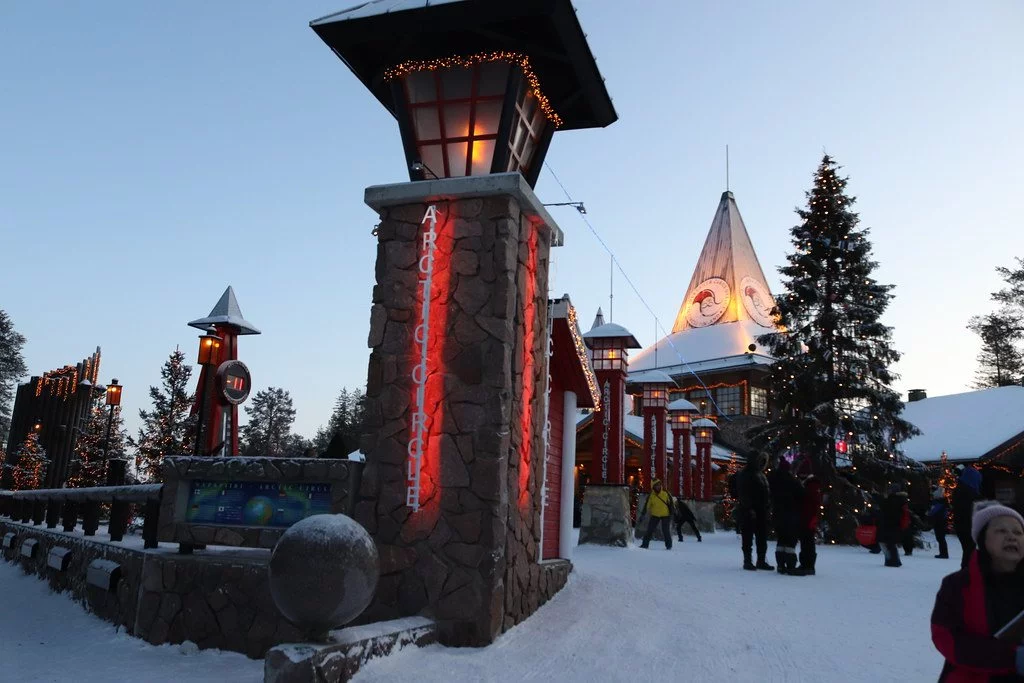 Entrada al pueblo de Papá Noel en Rovaniemi